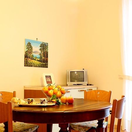 House Betty By Holiday World Albisola Superiore Exterior foto
